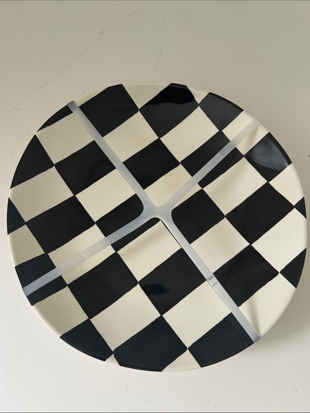 4 NEW Checkerboard Dinner Plates Melamine Trending Pattern